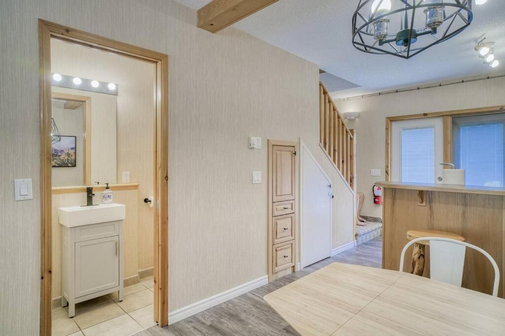 קאנמור 5 Mins To Banff - Cozy Townhome 2Br&2Bath - Banff Pass Included מראה חיצוני תמונה
